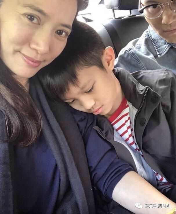 袁咏仪张智霖儿子寸头近照,星二代的成长印记 袁咏仪张智霖儿子寸头近照,星二代的成长印记