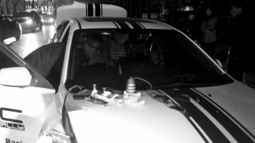 山东一司机吸有毒电子烟后连撞7车，安全警钟再次敲响