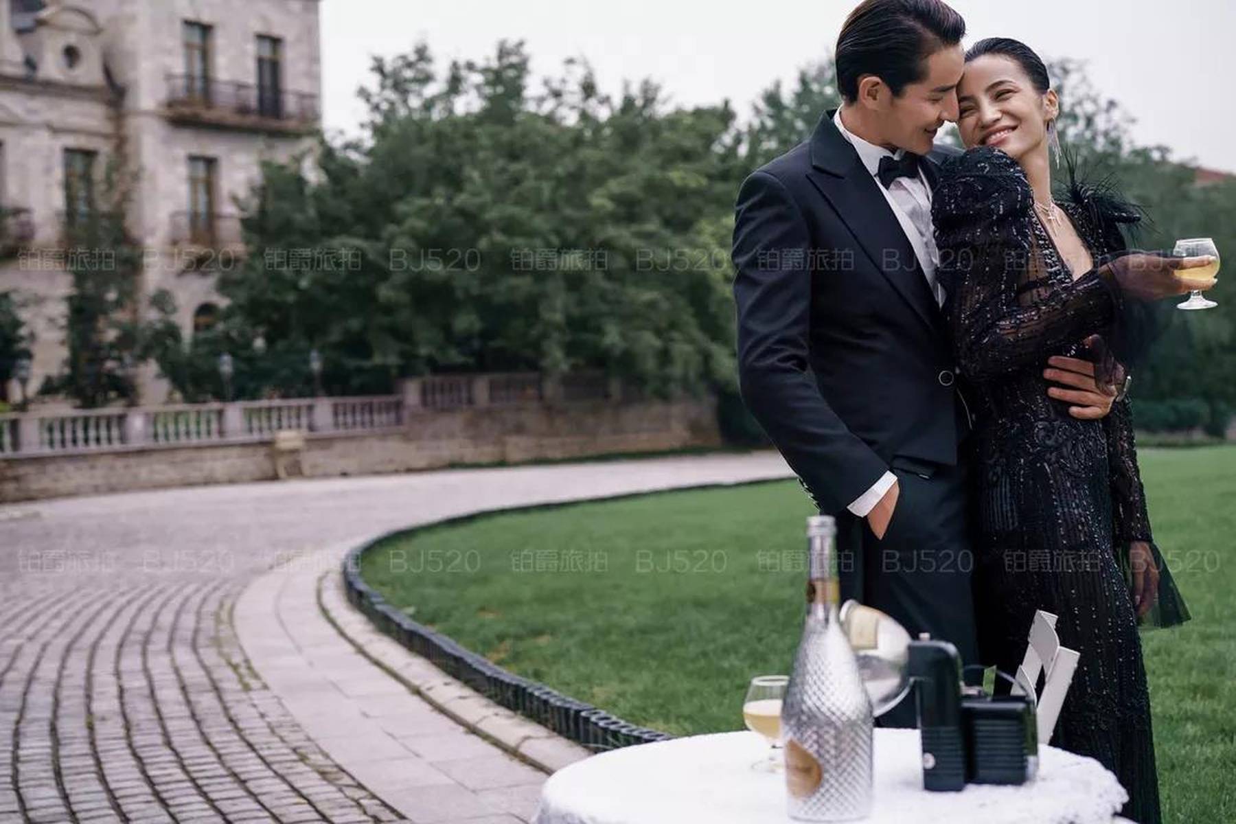 婚纱照的回忆与现实，从梦想的拍摄到铂爵旅拍的消逝