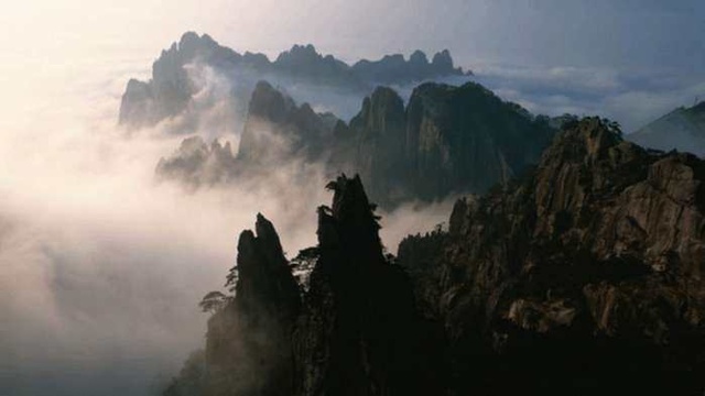 名山争锋,一场关于攀登的卷文化 名山争锋,一场关于攀登的卷文化