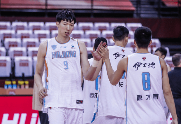 腾讯NBA解说员刘圳展，从篮球少年到麦克风后的战场老将