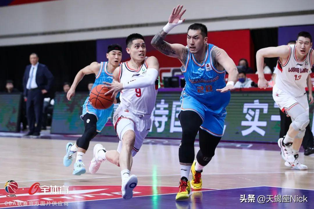 中国男篮最新比赛战报，这场球，看得人又气又笑