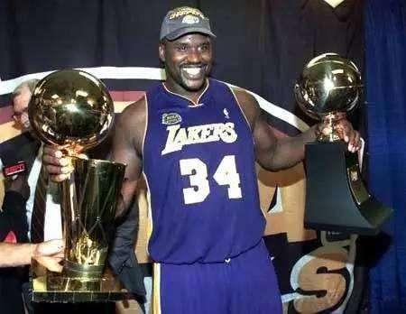奥尼尔是哪年退役的？这问题背后藏着整个NBA时代的记忆